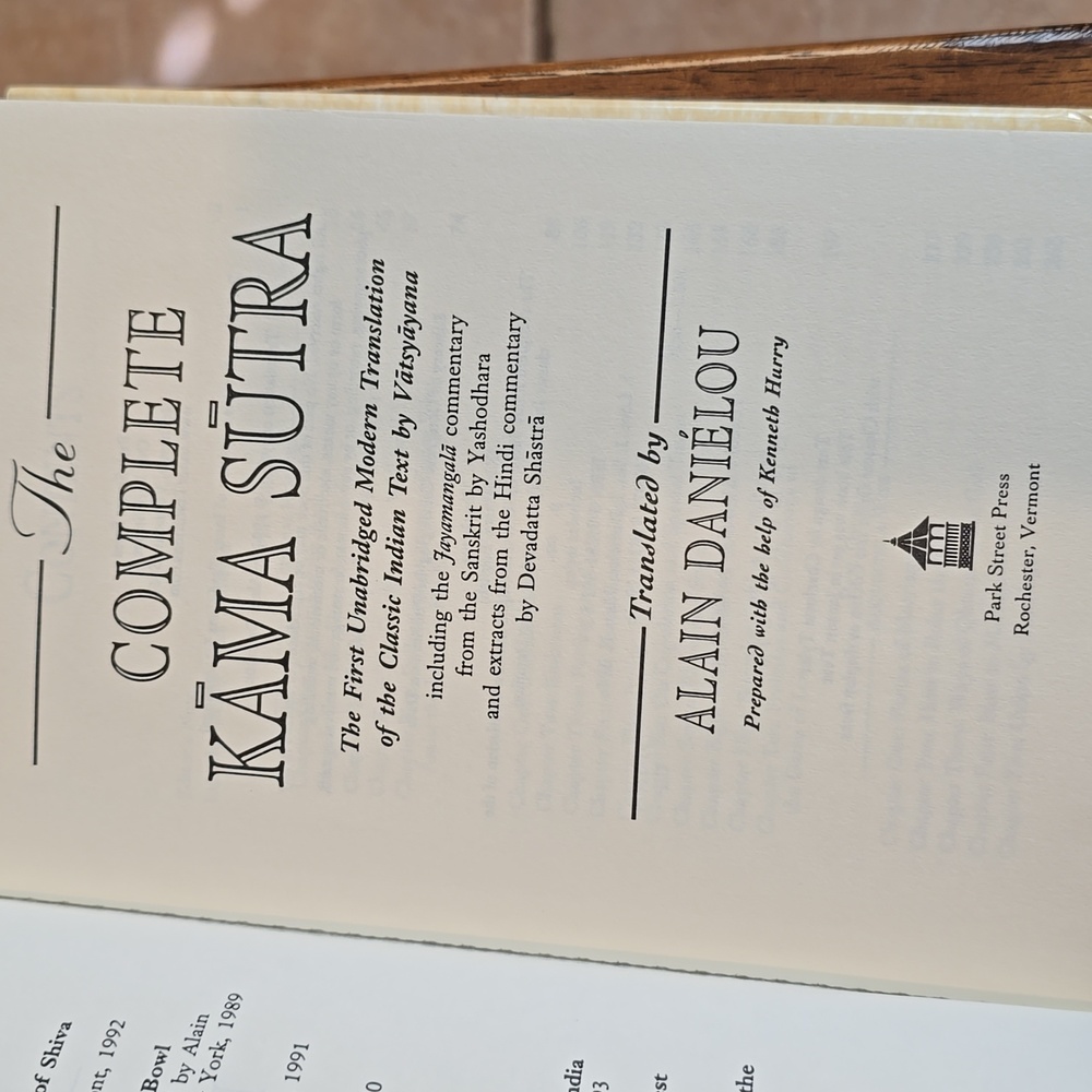 The Complete Kama Sutra Book - Picture 11 of 13